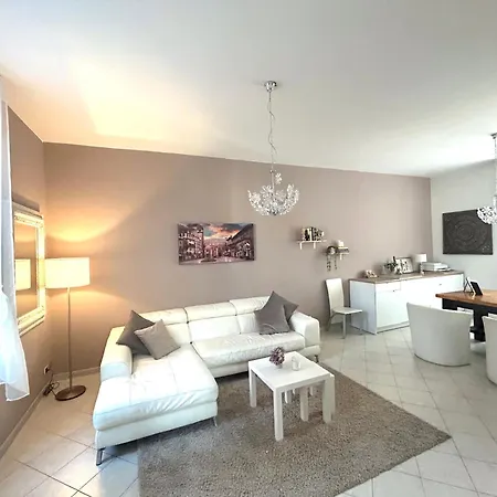 Magnolia Couette-café