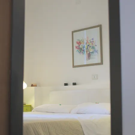 Oda ve Kahvaltı La Magnolia - House 3*