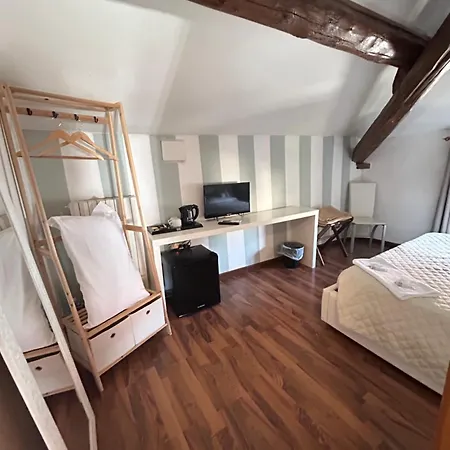 Oda ve Kahvaltı La Magnolia - House 3*